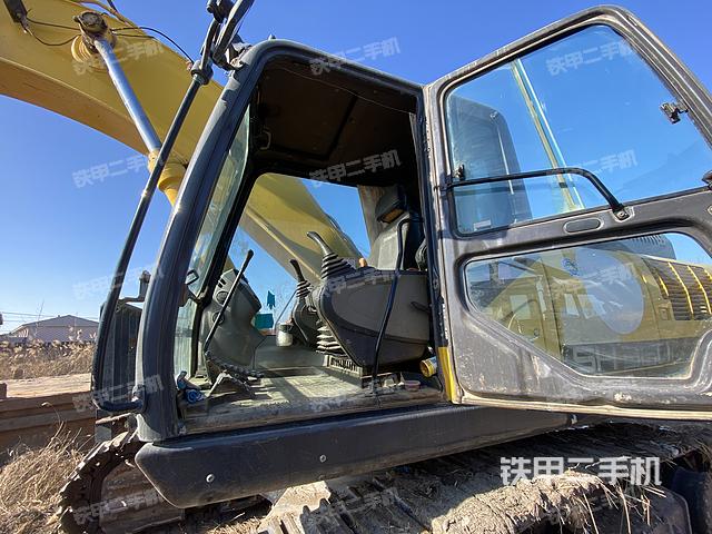 駕駛室整體（整機外觀）