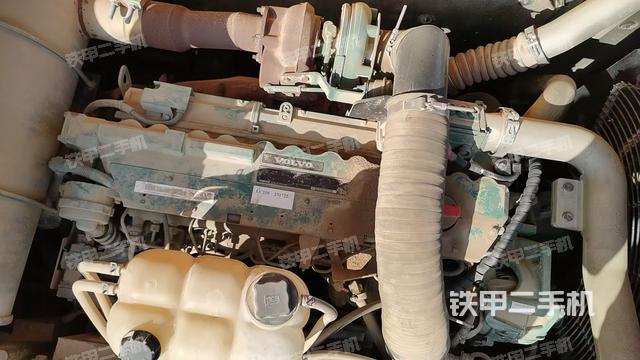 發(fā)動機(jī)整體俯視(整機(jī)外觀) 發(fā)動機(jī)整體俯視(整機(jī)外觀)