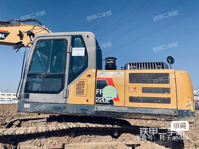 雷沃重工FR220E挖掘机