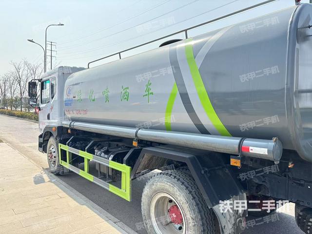 整机左侧（设备外观及核心部件）