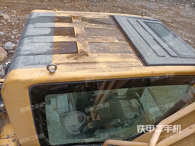 驾驶室顶部（整机外观）