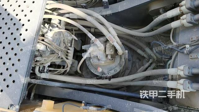 回轉(zhuǎn)馬達(dá)和主控閥(整機(jī)外觀) 回轉(zhuǎn)馬達(dá)和主控閥(整機(jī)外觀)