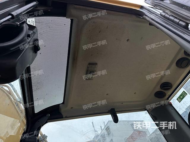 后窗玻璃角標（駕駛室部分）