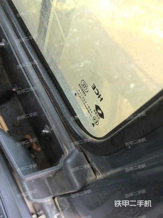 后窗玻璃角標(biāo)（駕駛室部分）