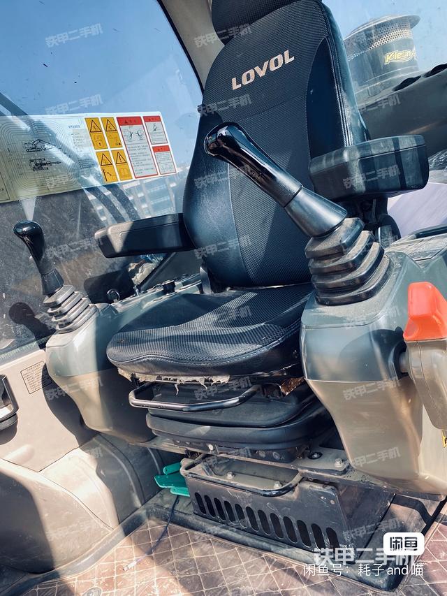 驾驶室整体（整机外观）