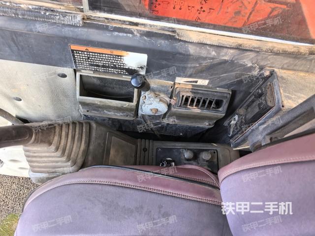 座椅右側(cè)控制臺/鑰匙門/油門/含右手柄（駕駛室部分）