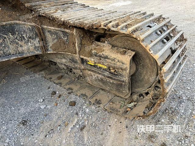 左側(cè)履帶整體?(行走機(jī)構(gòu)) 左側(cè)履帶整體?(行走機(jī)構(gòu))