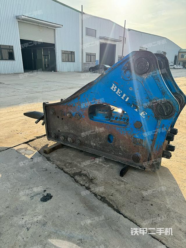 整机左侧（设备外观及核心部件）