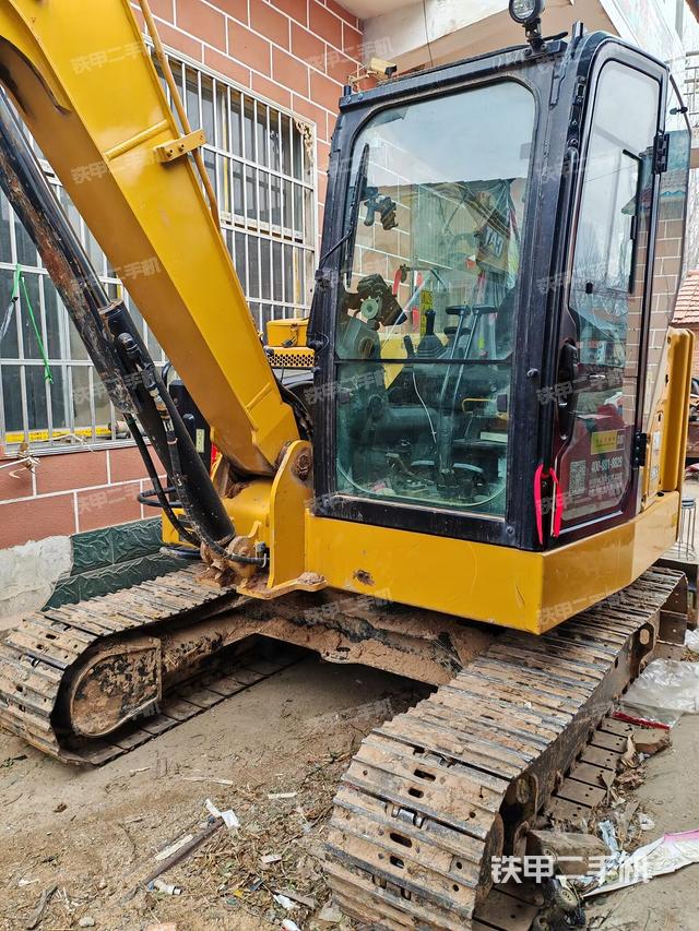 駕駛室整體(整機外觀) 駕駛室整體(整機外觀)