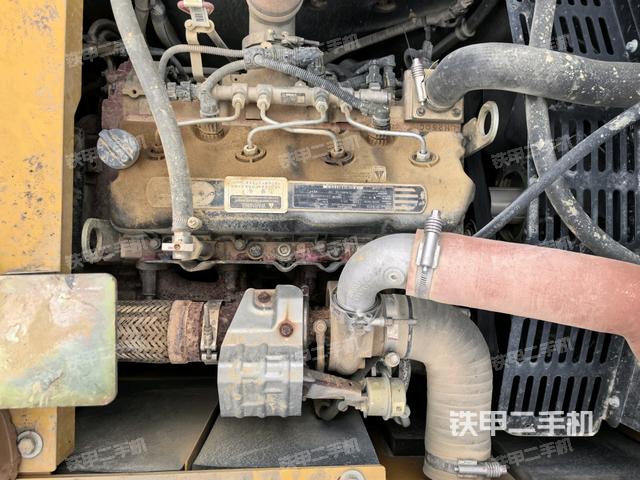 氣門室蓋螺絲特寫（上車部件）