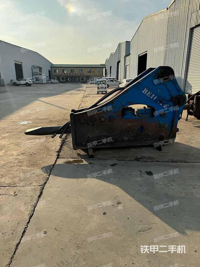 整机右侧（设备外观及核心部件）