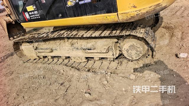 右側(cè)履帶整體(行走機(jī)構(gòu)) 右側(cè)履帶整體(行走機(jī)構(gòu))