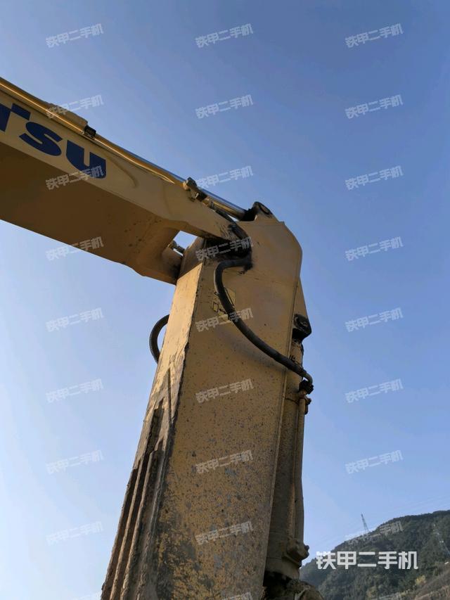 小臂整體左后（工作和回轉裝置）