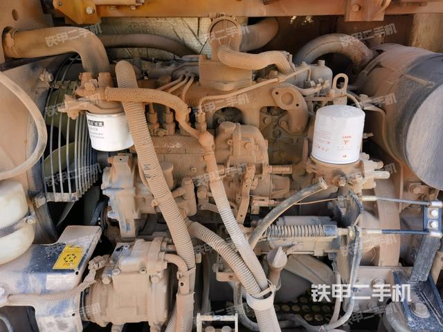 發(fā)動機整體俯視(整機外觀) 發(fā)動機整體俯視(整機外觀)