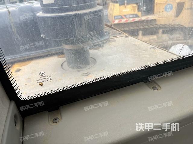 駕駛室左前45度(駕駛室部分) 駕駛室左前45度(駕駛室部分)