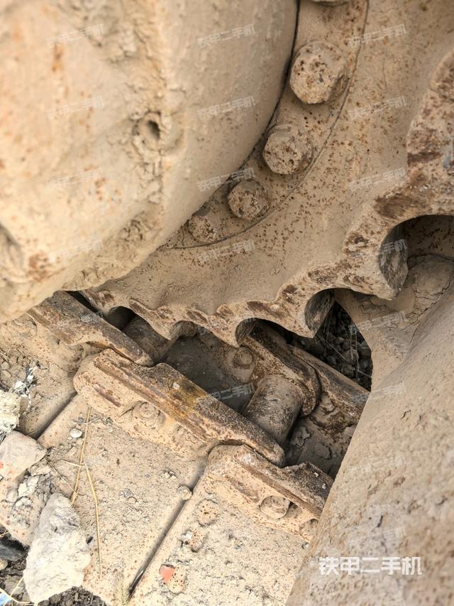 右驅(qū)動輪（行走機(jī)構(gòu)）