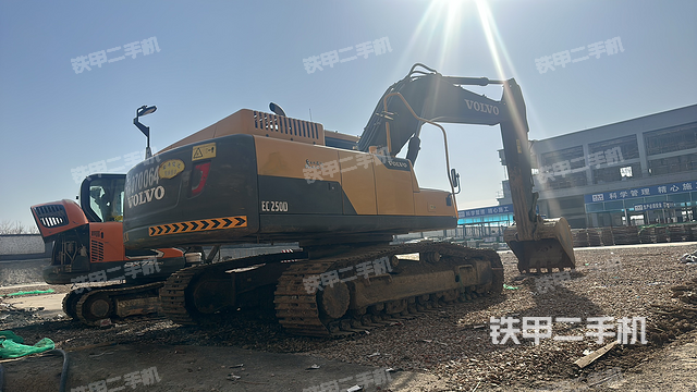 整機(jī)右后45°(整機(jī)外觀) 整機(jī)右后45°(整機(jī)外觀)