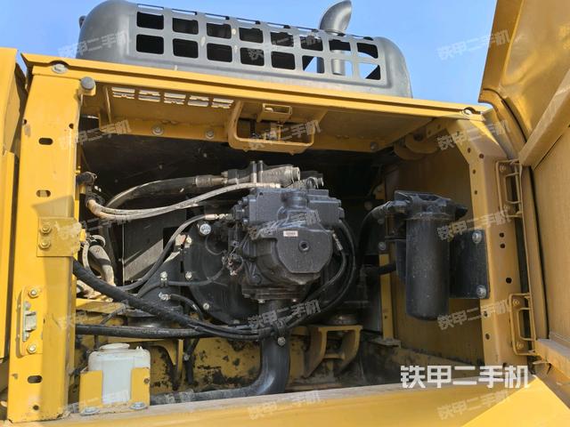 液壓泵斜45?左（大件艙室）