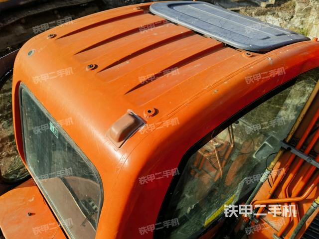 駕駛室頂部(整機外觀) 駕駛室頂部(整機外觀)