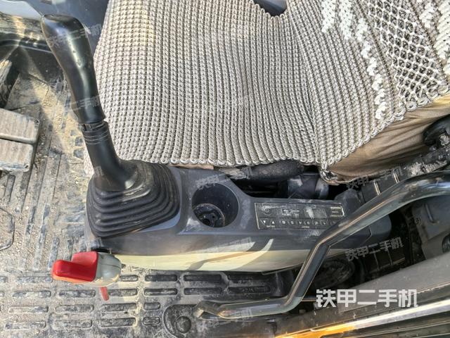 座椅左側控制臺/音響/含左手柄（駕駛室部分）