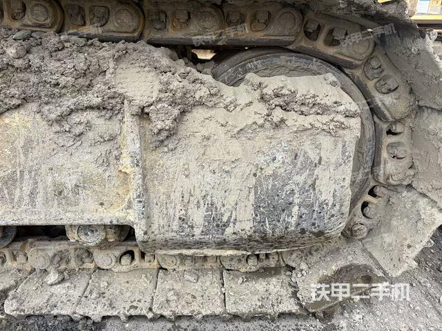 右側(cè)履帶整體(行走機(jī)構(gòu)) 右側(cè)履帶整體(行走機(jī)構(gòu))