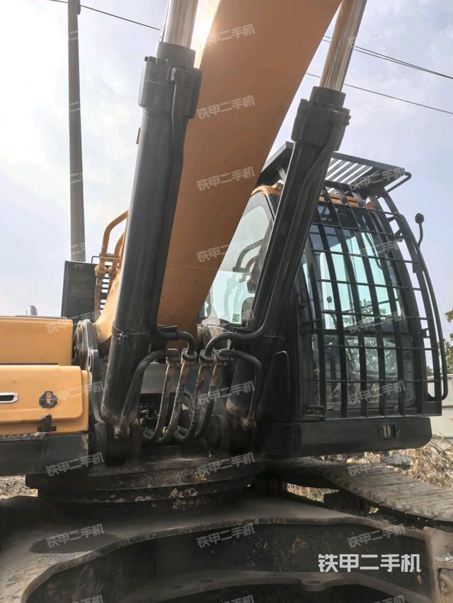 大臂油缸整體?豎拍（工作和回轉(zhuǎn)裝置）