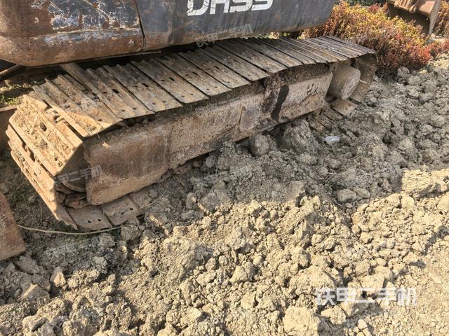 左側(cè)履帶整體?（行走機構(gòu)）