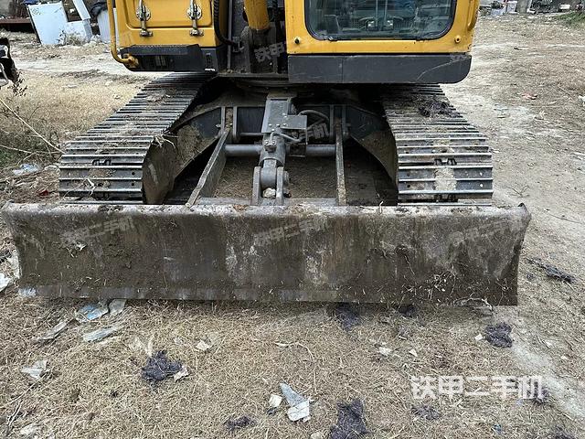 转盘和下车架正前（工作和回转装置）