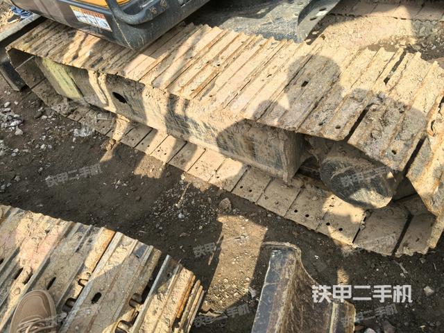 右側(cè)履帶整體?（行走機(jī)構(gòu)）