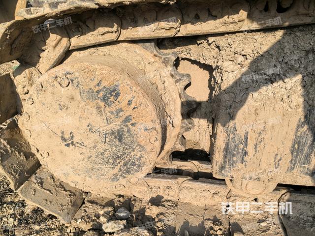 右驅動輪（行走機構）