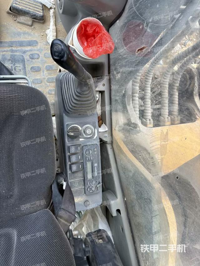 后窗玻璃角標(biāo)(駕駛室部分) 后窗玻璃角標(biāo)(駕駛室部分)