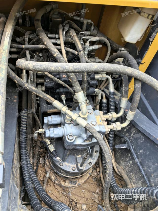 回轉(zhuǎn)馬達(dá)（上車部件）