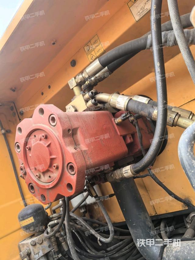 液壓泵斜45?左（大件艙室）