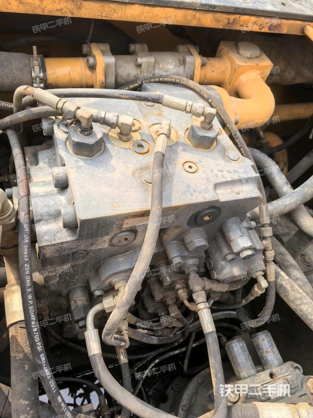 駕駛室頂部俯視（上車部件）