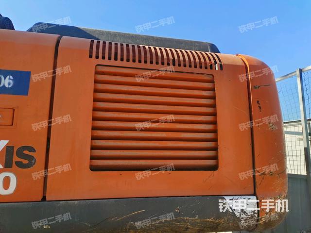 散熱器正面(大件艙室) 散熱器正面(大件艙室)