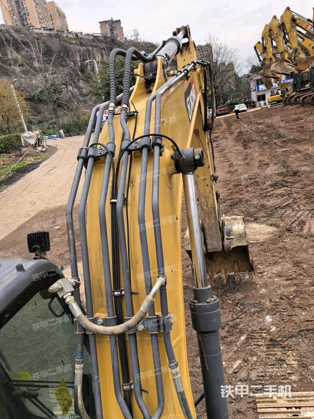 大臂背部俯視（工作和回轉(zhuǎn)裝置）