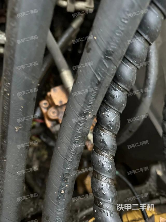 山东临工E675F挖掘机的设备实拍-第31张实拍照片