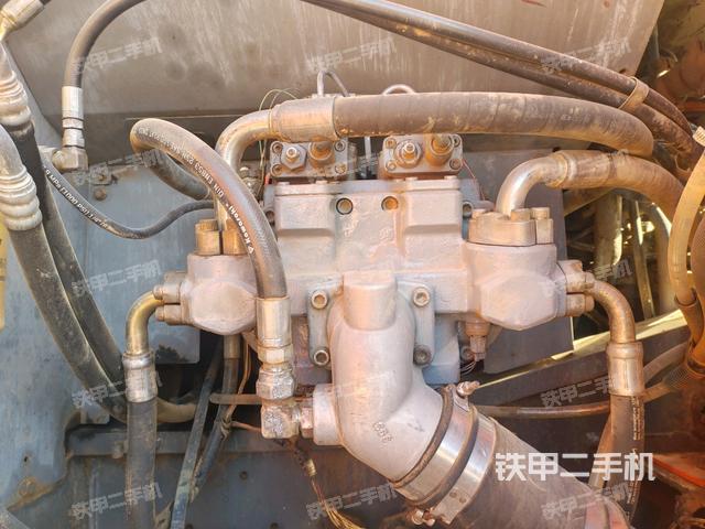 液壓泵斜45?左(大件艙室) 液壓泵斜45?左(大件艙室)