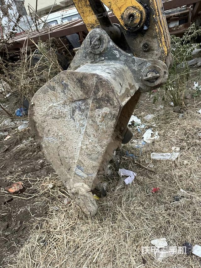 铲斗右后整体（工作和回转装置）