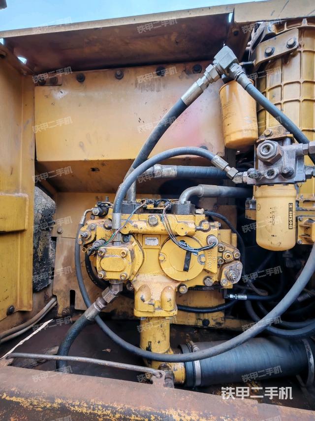 駕駛室頂部（整機(jī)外觀）