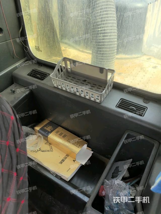 后窗玻璃角標(biāo)（駕駛室部分）