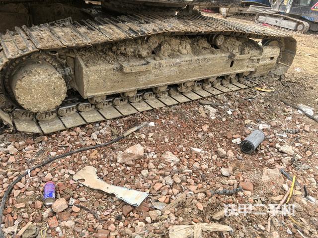 左側(cè)履帶整體?（行走機(jī)構(gòu)）