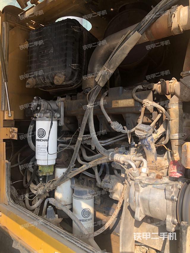 发动机左侧（整机外观及大件）