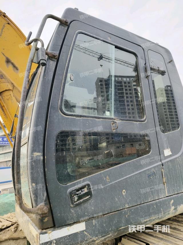 后窗玻璃角標(biāo)（駕駛室部分）