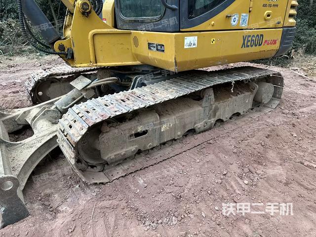 单侧履带整体（整机外观）