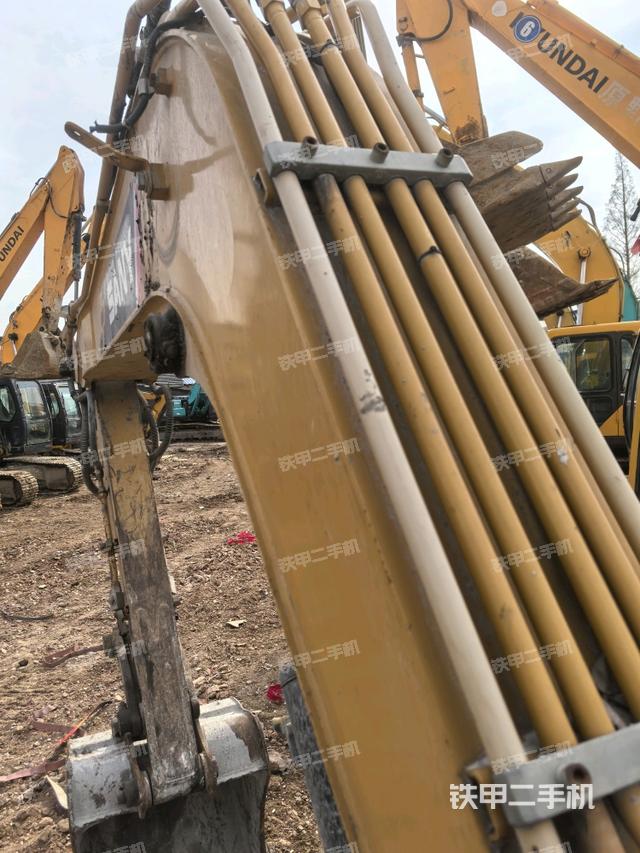 大臂背部俯視（工作和回轉(zhuǎn)裝置）