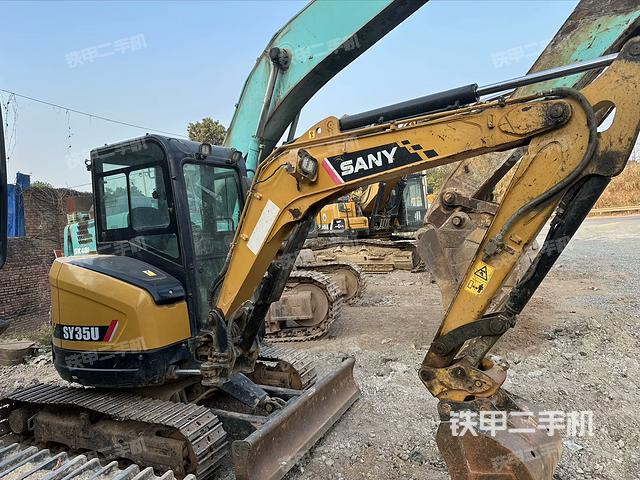 驾驶室顶部（整机外观）