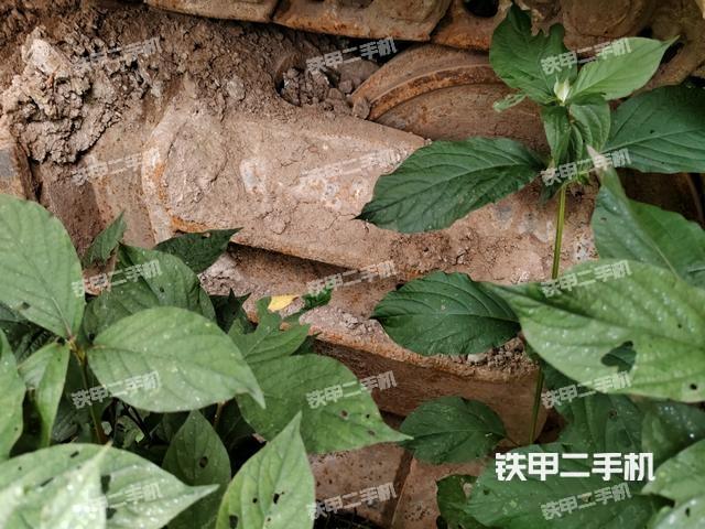 右侧行走马达盖板（行走机构）