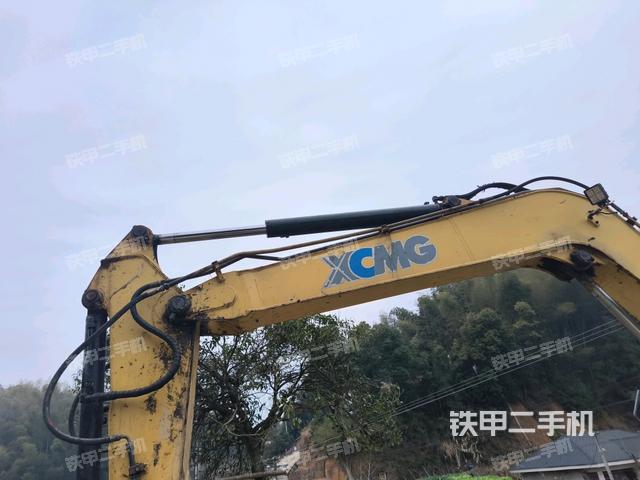 轉(zhuǎn)盤(pán)和下車(chē)架正前（工作和回轉(zhuǎn)裝置）