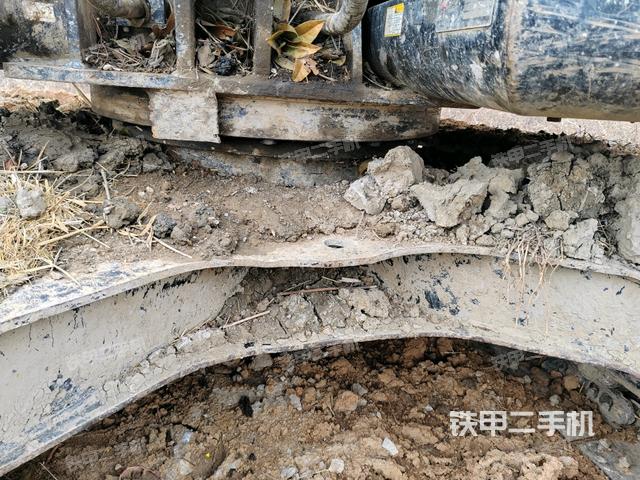 轉(zhuǎn)盤和下車架正前（工作和回轉(zhuǎn)裝置）